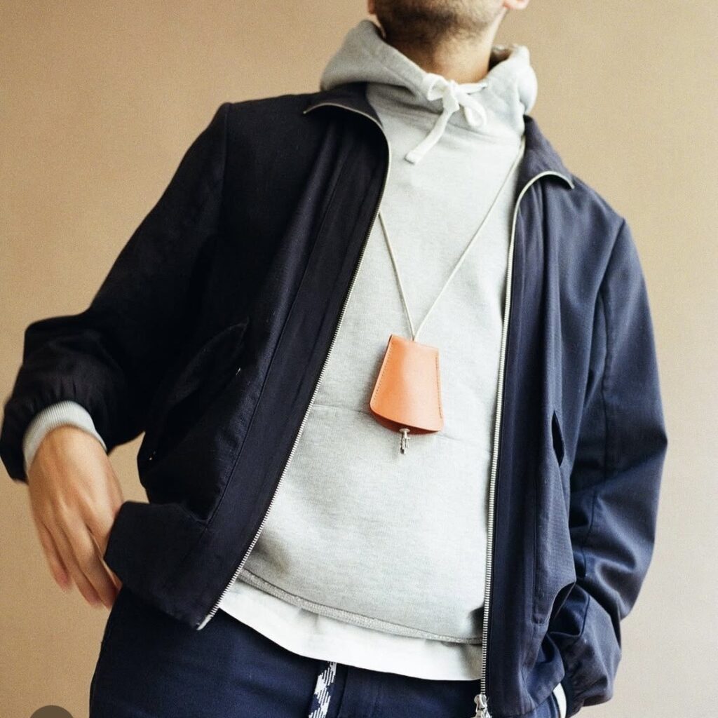 Laperruque porte-clés cloche cuir