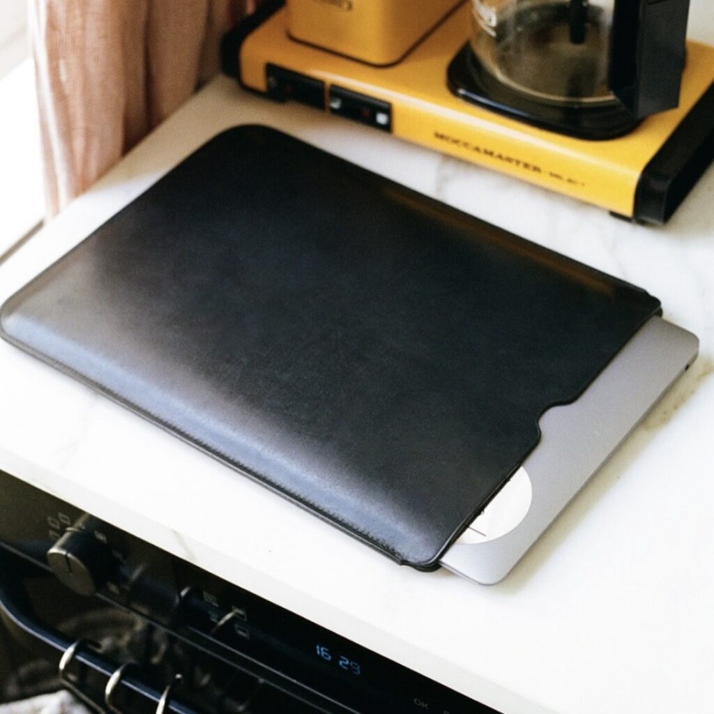 Laperruque pochette ordinateur